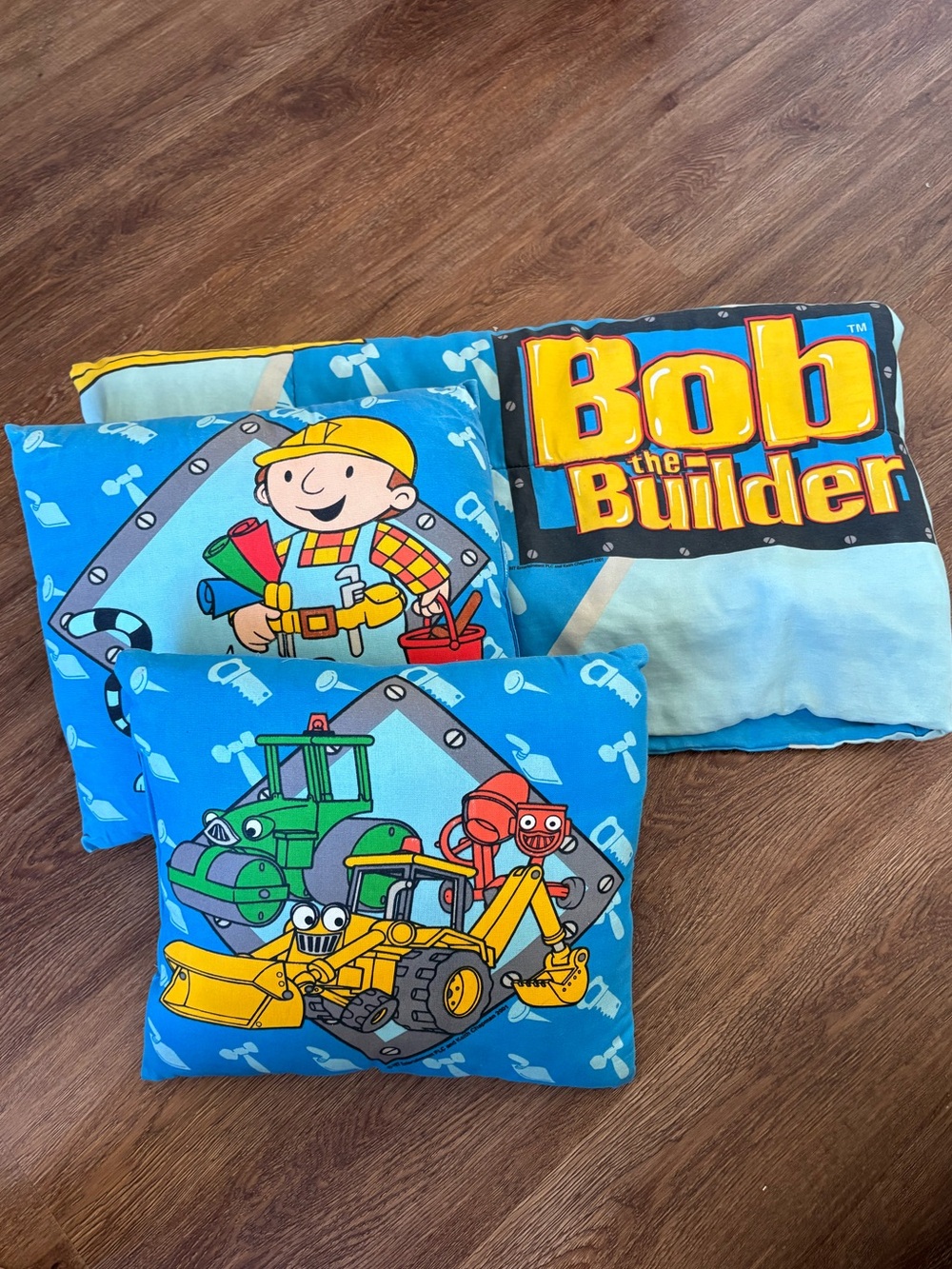 Vintage 2001 Bob the Builder Twin Size Comforter and 2 Throw Pillows